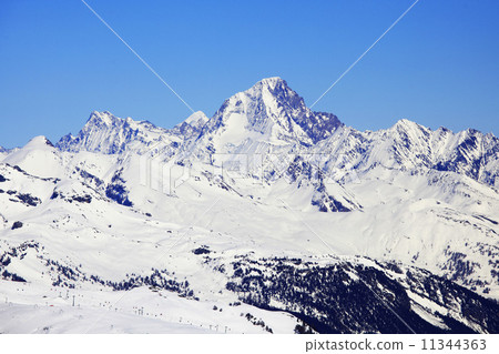 top of mountains 11344363