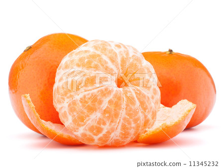 Peeled tangerine or mandarin fruit 11345232