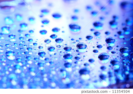 blue waterdrops 11354504