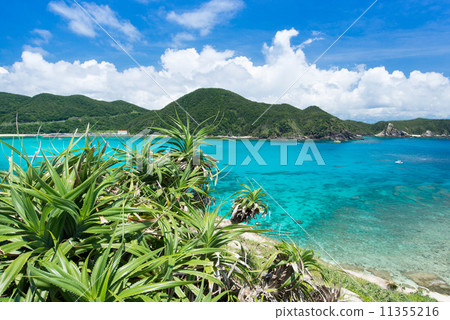 View from the sea of Okinawa · Hanari island View from the sea of Okinawa · Hanari island 11355216