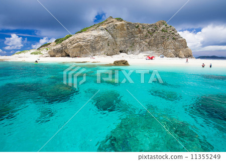 Sea of Okinawa · Hanaari Island Sea of Okinawa · Hanaari Island 11355249