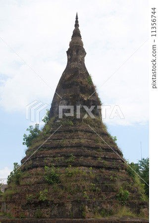 Phra That Dum Stupa, Vientiane, Laos 11356744
