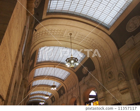 Milan Central Station Milan Central Station 11357117