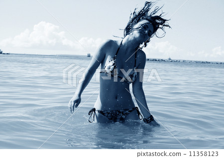 Woman in sea 11358123