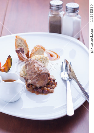 Fusion food 11358859