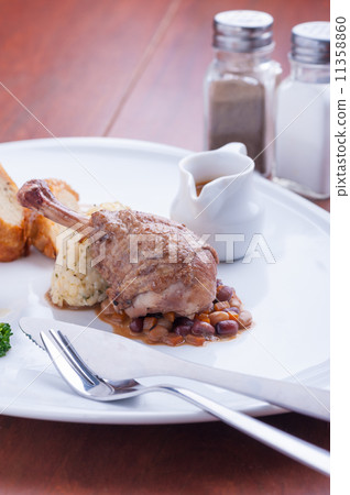 Fusion food 11358860