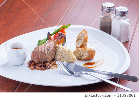 Fusion food 11358861