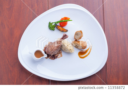 Fusion food 11358872