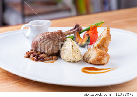 Fusion food 11358875