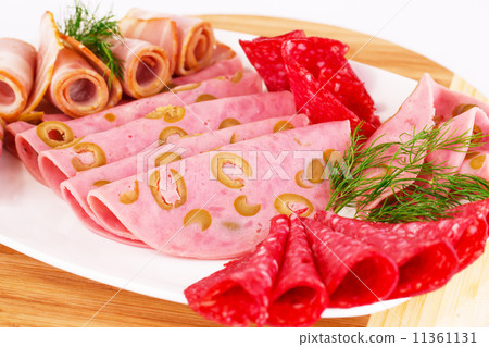 Salami, mortadella and bacon 11361131