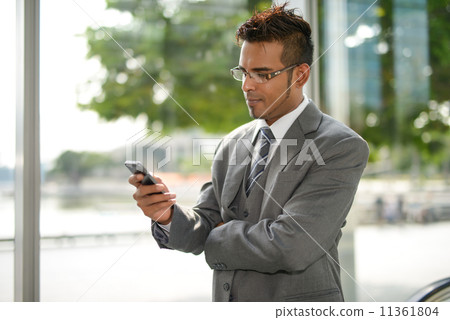 Businessman using phone 11361804