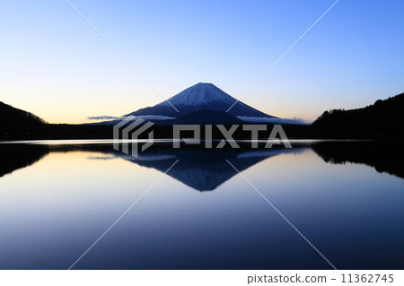 Dawn of child embracing Fuji 11362745