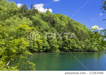 Lake Tibetsu in summer Lake Tibetsu in summer 11363496
