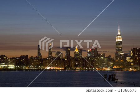 Evening scenery in New York Evening scenery in New York 11366573