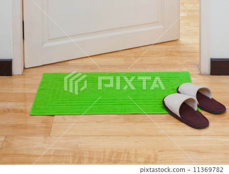 Green doormat 11369782