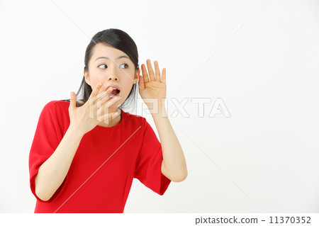 Hearing · Young lady 11370352