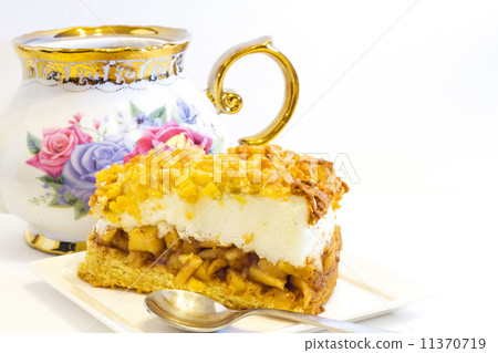 Homemade apple pie . Homemade apple pie . 11370719