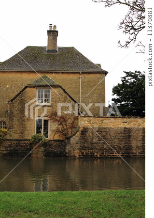 Bourton on the Water UK 11370881