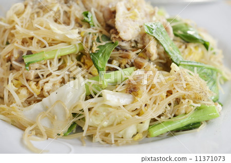 Stir Fried Rice Noodle with egg, pork and vegetable 11371073