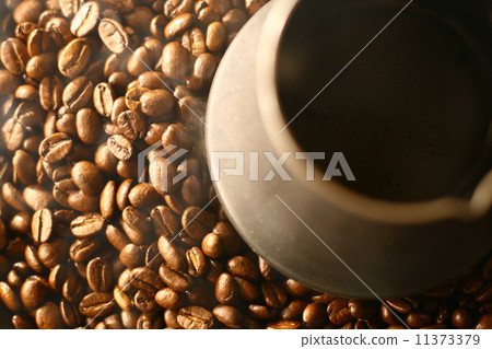 Grains of coffee 11373379