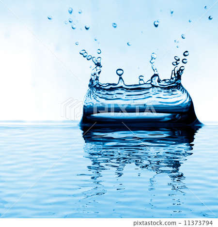 colossal water splash 11373794