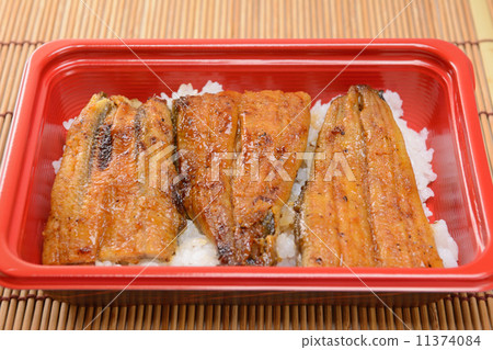Delicious eel box lunch 11374084