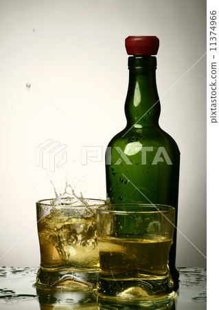 whiskey splash whiskey splash 11374966