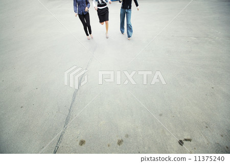 girl run on camera 11375240