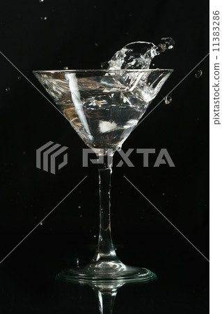 martini splash 11383286