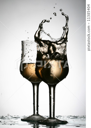 wine splash wine splash 11385404