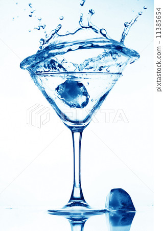 alcohol splash 11385654