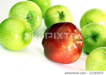 red and green apples 11385875