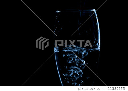 water splash glass 11389255