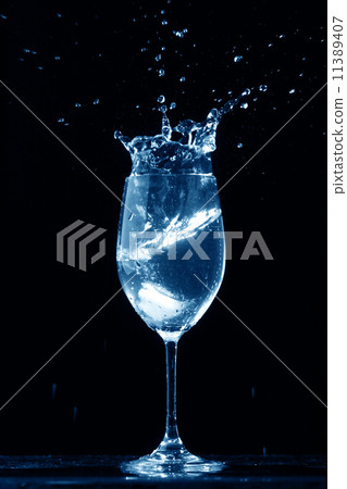 alcohol splash alcohol splash 11389407