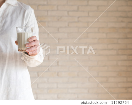 一杯牛奶 11392764