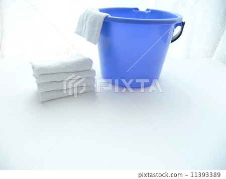 藍桶和毛巾擦 藍桶和毛巾擦 11393389