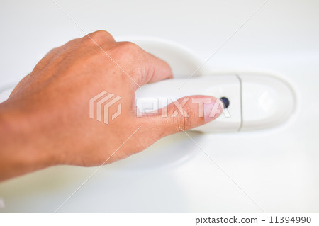 Hand opening car door 11394990