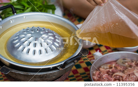 Grill for grilling meat 11395356