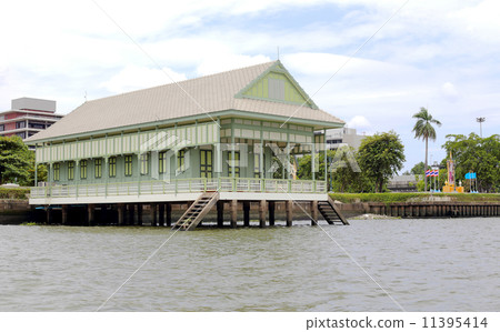 house by the river 11395414