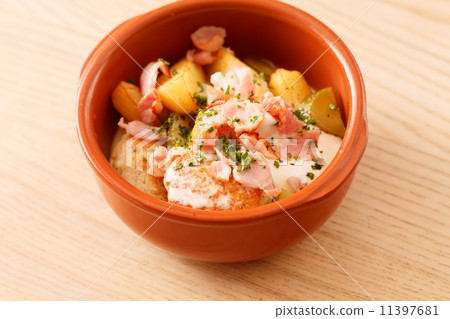 roasted potatoes with meat roasted potatoes with meat 11397681