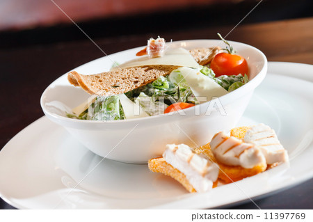 caesar salad 11397769