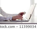 Business woman buying online 11399034