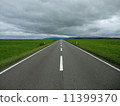 A straight road 11399370