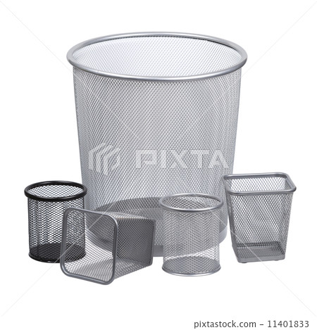Multiple trash bins 11401833