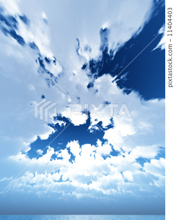 Wind and clouds with the sea Wind and clouds with the sea 11404403