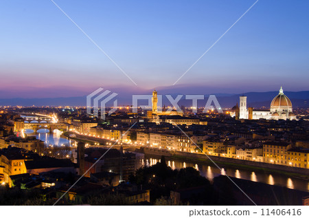 Beautiful sunset over the river Arno in Florence, Italy, Beautiful sunset over the river Arno in Florence, Italy, 11406416