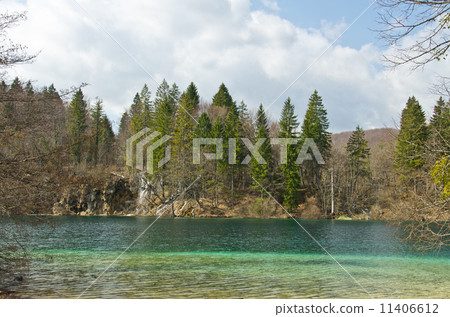 Breathtaking view in the Plitvice Lakes National Park, Croatia 11406612