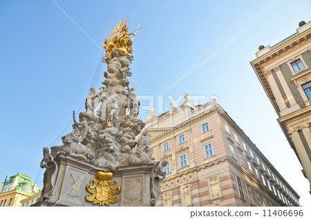 old town main street in Vienna old town main street in Vienna 11406696