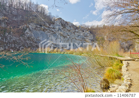 Breathtaking view in the Plitvice Lakes National Park, Croatia 11406787