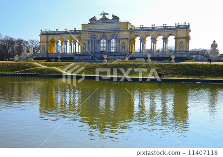 The Gloriette, Schoenbrunn Palace, Vienna 11407118